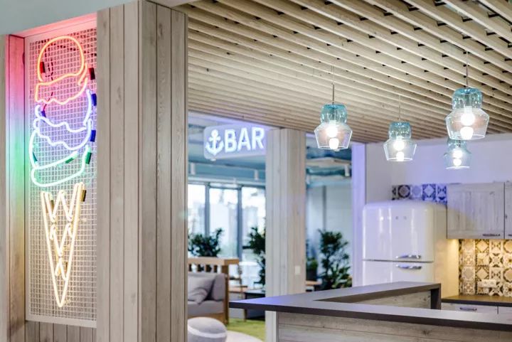现代办公家具，现代办公家具实景